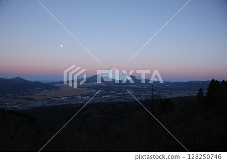 Mount Fuji  128250746