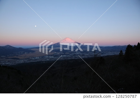 Mount Fuji  128250787
