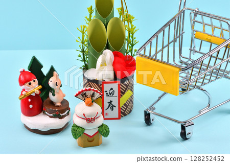 冬季促銷圖片,包括冬季配件和購物車 冬季促銷圖片,包括冬季配件和購物車 128252452