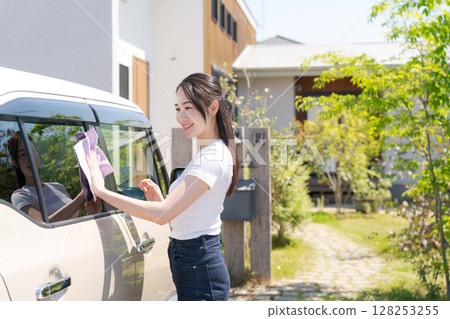 清洗汽車的女人 清洗汽車的女人 128253255