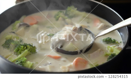 Cream stew with broccoli 128254315