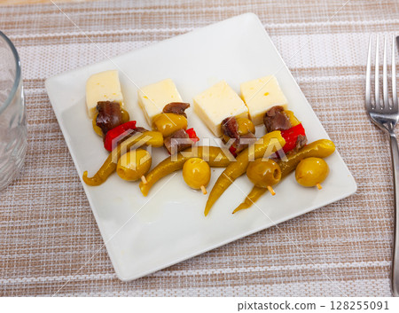 Traditional spanish pintxos Gilda 128255091