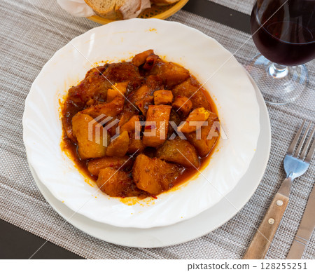 Patatas con sepia, stewed cuttle with potatoes 128255251