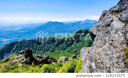 夏季攀登妙高山（從南峰頂眺望黑姬山、高妻山） 128255875
