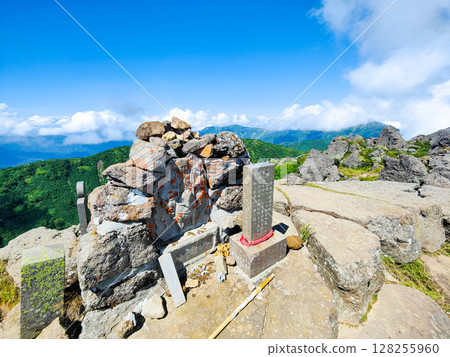 夏季攀登妙高山（南峰頂） 128255960