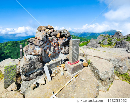 夏季攀登妙高山（南峰頂） 128255962