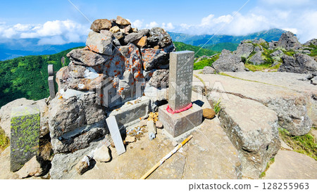 夏季攀登妙高山（南峰頂） 128255963