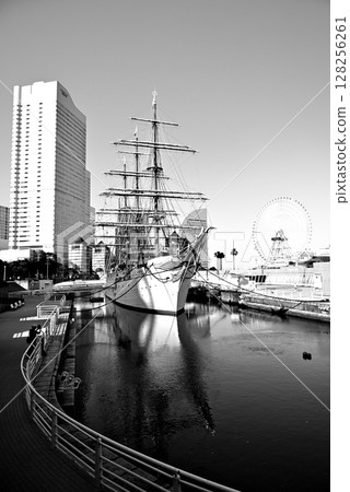 Kanagawa Yokohama Minato Mirai Nippon Maru Memorial Park Monochrome 128256261