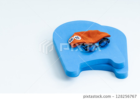 浮板和泳帽 浮板和泳帽 128256767