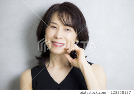 美麗的中年婦女 美麗的中年婦女 128258127