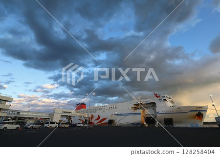 Ibaraki Oarai Sanwarafurano anchored at Oarai Port 128258404
