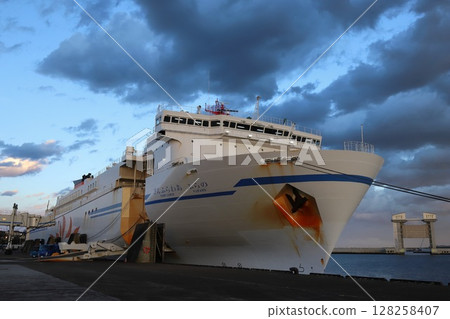 Ibaraki Oarai Sanwarafurano anchored at Oarai Port 128258407