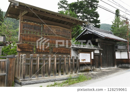 [Nagakawa Town: Former Nakasendo "Nagakubo-juku" Former Honjin (Ishiai Residence) and Notice Board Site] 128259061