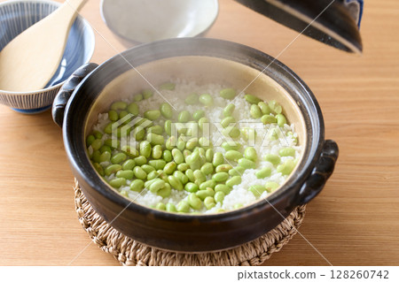 Edamame rice cooked in a clay pot Edamame rice cooked in a clay pot 128260742