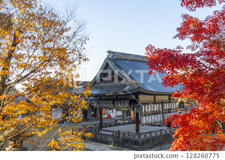新日吉神社 - 可以看到舞廳和拜殿 128260775