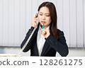 亞洲女人接到惡意電話 01 128261275