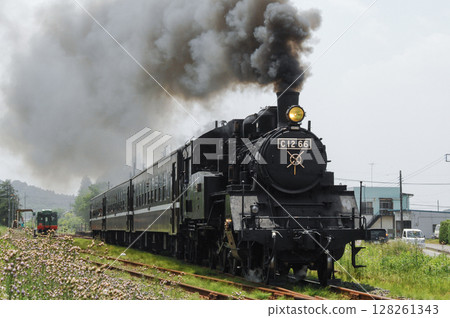 Mooka Railway SL Mooka C12-66 and 50 series passenger car 128261343