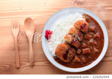 新鮮出爐的酥脆豬裡肌咖哩飯 新鮮出爐的酥脆豬裡肌咖哩飯 128262044