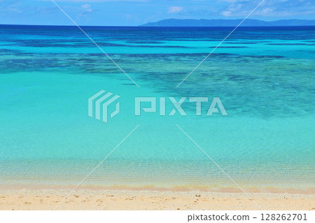 Okinawa Hateruma Island Summer blue sky and sea Okinawa Hateruma Island Summer blue sky and sea 128262701