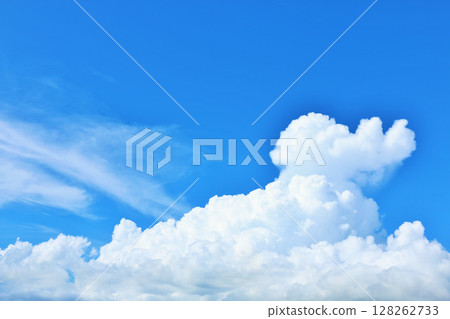 沖繩宮古島的藍天和雲彩 128262733