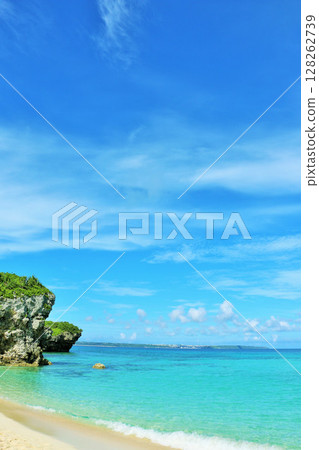Okinawa Miyakojima Blue Sky and Sea (Photo: Sunayama Beach) 128262739