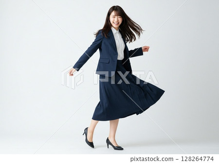 日本OL姿勢/轉身（白色背景，用於剪切） 128264774