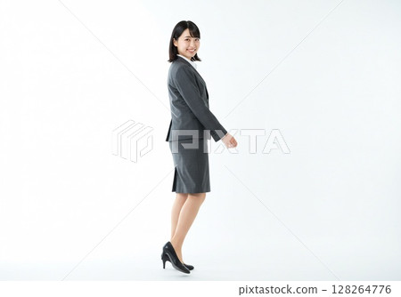 日本OL姿勢/轉身（白色背景，用於剪切） 128264776
