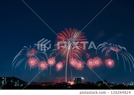 Starmines spreading across the summer sky Starmines spreading across the summer sky 128264824