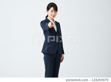 Japanese OL pose/Guidance pose (white background, for cutting out) 128264879