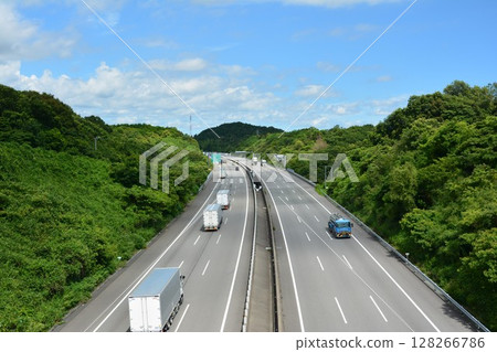 The Shin-Tomei Expressway running through mountainous areas The Shin-Tomei Expressway running through mountainous areas 128266786