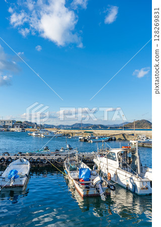 Scenery of Naoshima Honmura Port (Naoshima Port Terminal) in Naoshima Town, Kagawa Prefecture 128269831