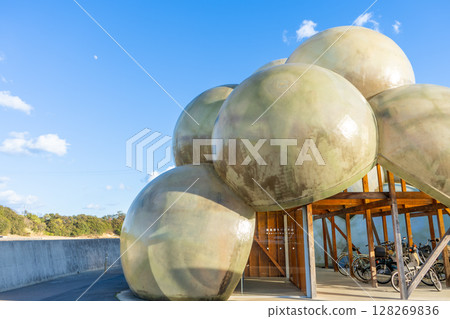 香川縣直島町直島本村港(直島港碼頭)風景 香川縣直島町直島本村港(直島港碼頭)風景 128269836