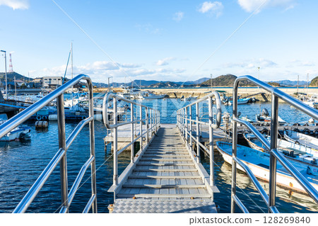 Scenery of Naoshima Honmura Port (Naoshima Port Terminal) in Naoshima Town, Kagawa Prefecture 128269840
