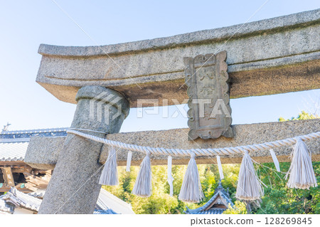Kagawa Prefecture Naoshima Town Naoshima Scenery Hachiman Shrine Torii 128269845