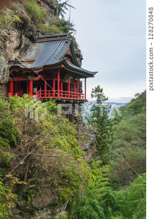 布引觀音釋尊寺。 「牛拉善光寺」傳說的發源地。長野縣小諸市大久保。 布引觀音釋尊寺。 「牛拉善光寺」傳說的發源地。長野縣小諸市大久保。 128270848