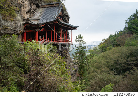 布引觀音釋尊寺。 「牛拉善光寺」傳說的發源地。長野縣小諸市大久保。 布引觀音釋尊寺。 「牛拉善光寺」傳說的發源地。長野縣小諸市大久保。 128270850