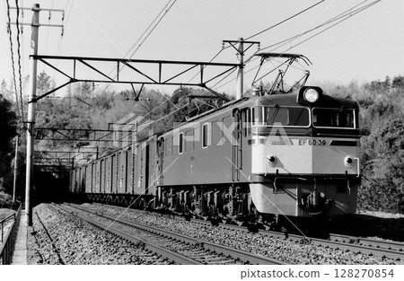 EF60 electric locomotive photographed between Mishima and Kannami on the Tokaido Main Line EF60 electric locomotive photographed between Mishima and Kannami on the Tokaido Main Line 128270854