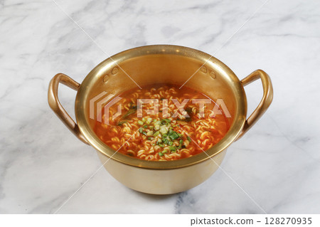 Ramyeon Ramyeon 128270935