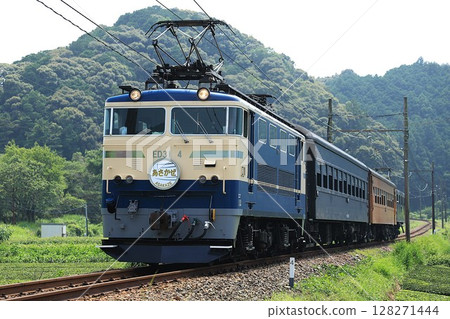 [Oigawa Railway] E31 type + Oha35 type + Suhafu42 type + E10 type "Kawakaze" (Oigawa Main Line: Ieyama - Nukuri) 128271444