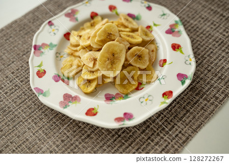 Banana Chip Dry Banana Fruit Banana Sweets Snack 128272267