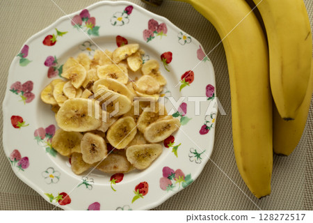 Banana chips and bananas Banana chips and bananas 128272517