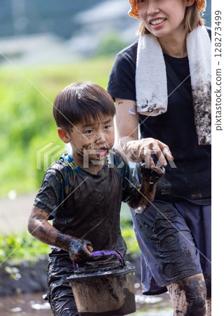 Parent and child rice planting experience - Toddler Parent and child rice planting experience - Toddler 128273499