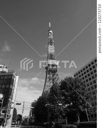 The atmosphere of Tokyo Tower as seen from a street corner. The symbol of Tokyo seen from a natural perspective on a street corner. Black and white. The atmosphere of Tokyo Tower as seen from a street corner. The symbol of Tokyo seen from a natural perspective on a street corner. Black and white. 128273710