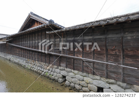 A registered cultural property house along the road in Doi-Kurakuchi, Aki City, Kochi Prefecture 128274237