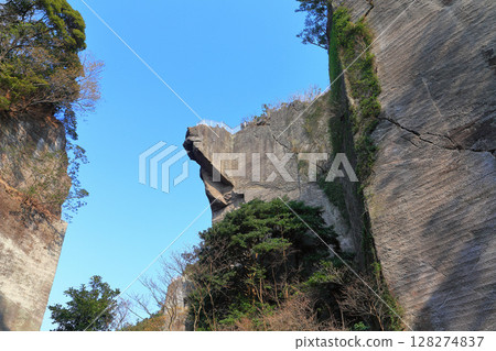 【千葉縣】晴朗的日子裡，鋸山上一瞥地獄景象（日本寺） 128274837