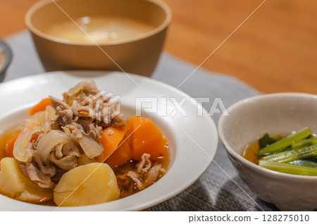 A Japanese-style dinner with meat and potatoes as the main dish A Japanese-style dinner with meat and potatoes as the main dish 128275010