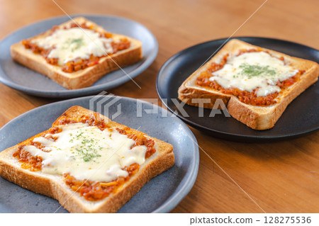 Meat sauce and cheese toast breakfast 128275536