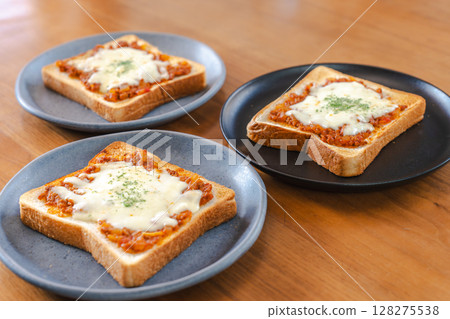 Meat sauce and cheese toast breakfast Meat sauce and cheese toast breakfast 128275538