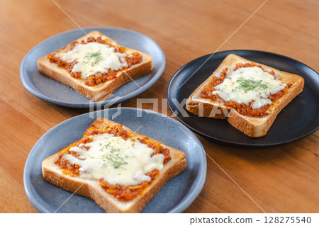 Meat sauce and cheese toast breakfast Meat sauce and cheese toast breakfast 128275540