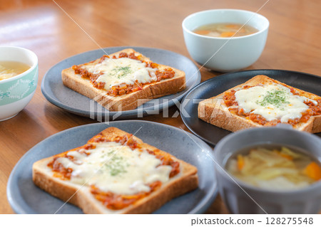 Meat sauce and cheese toast breakfast Meat sauce and cheese toast breakfast 128275548